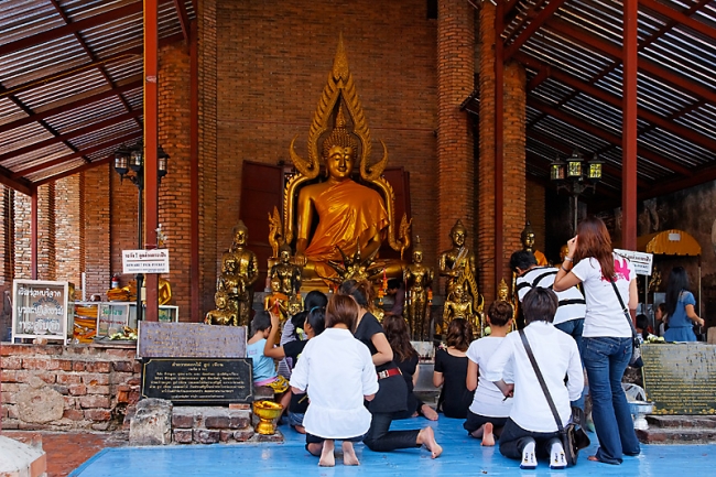 Wat Yai Chai Monkon-001